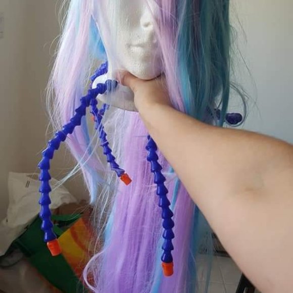 Long blue and purple wig - Picture 2 of 2